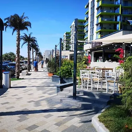 Kng Mamaia 公寓