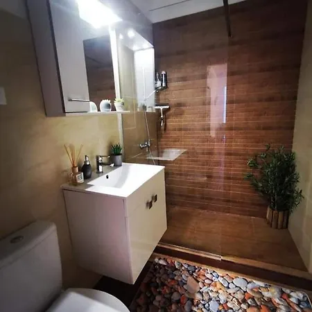 Kng Mamaia Apartment *